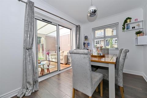 53 Tenterfields, Apperley Bridge, Bradford, BD10 0UN