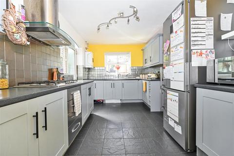 53 Tenterfields, Apperley Bridge, Bradford, BD10 0UN