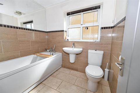 53 Tenterfields, Apperley Bridge, Bradford, BD10 0UN