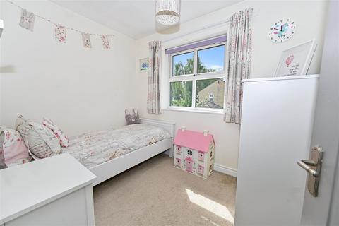 53 Tenterfields, Apperley Bridge, Bradford, BD10 0UN