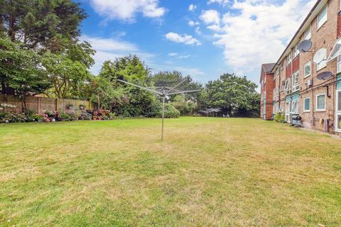 110 Shepherds Close, Romford, RM6 5AJ
