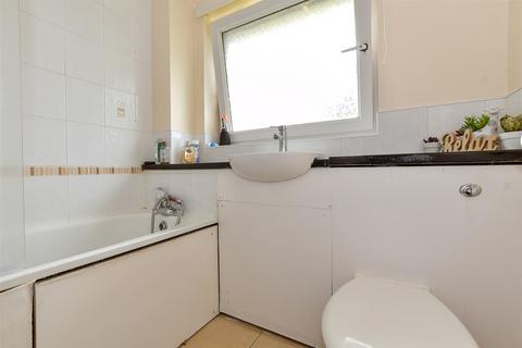 110 Shepherds Close, Romford, RM6 5AJ