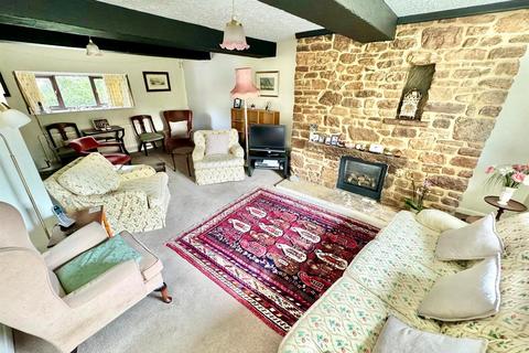 4 bedroom cottage for sale, Silver Street, Weston-In-Gordano