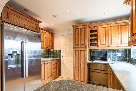 5 Chartwell, Tamworth, B79 7UE