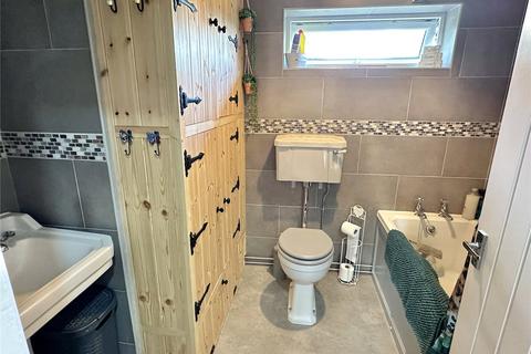 9 Old Barn Close, Llandinam, SY17 5BL