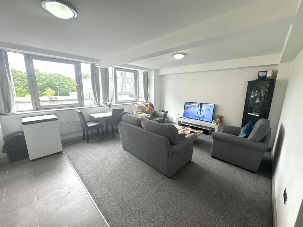Living room pic 1.jpeg