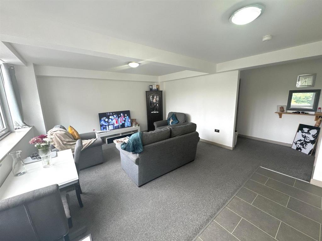 Living room pic 2.jpeg