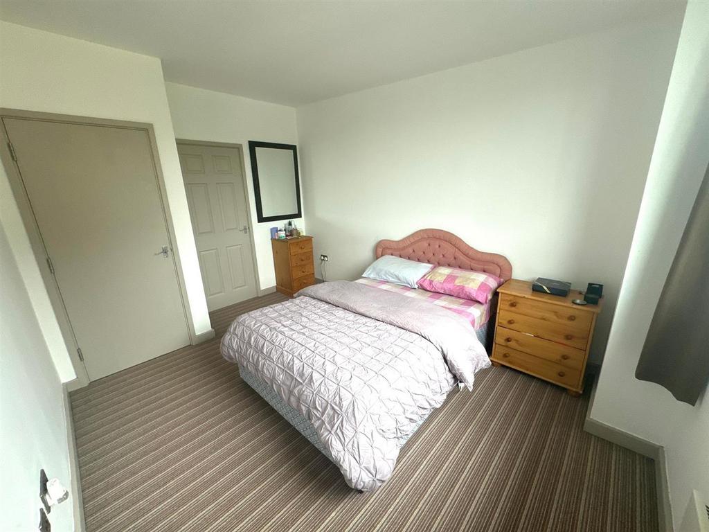 Bedroom 1.jpeg