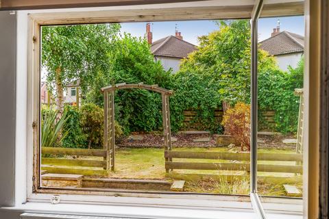 3 bedroom terraced house for sale, St Martins Road, Leeds LS7