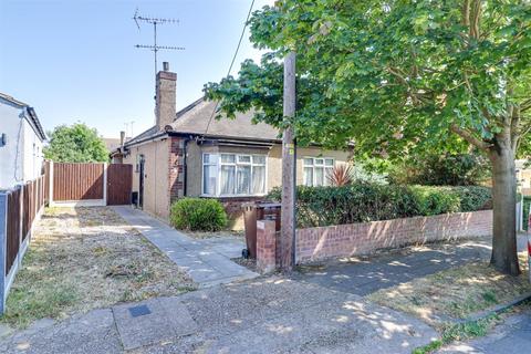 2 bedroom detached bungalow for sale, Bilton Road, Benfleet SS7