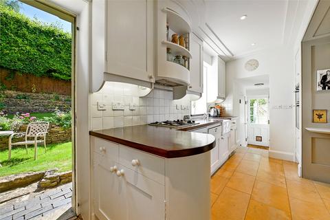 5 bedroom detached house to rent, Dancers Hill, Charlbury, Chipping Norton, Oxfordshire, OX7