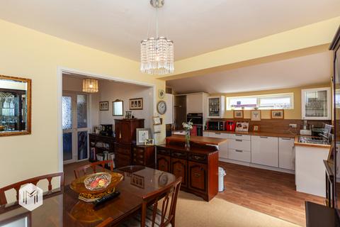7 Fulwood Close, Bury, BL8 2TL