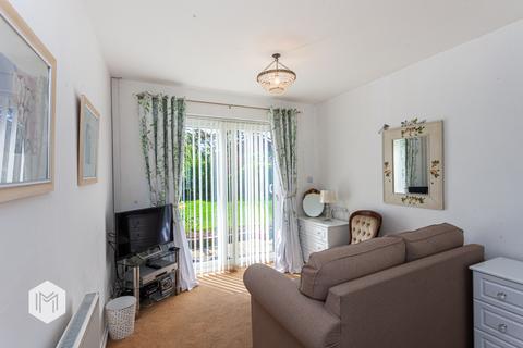 7 Fulwood Close, Bury, BL8 2TL