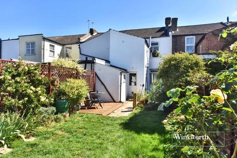 71 Longfellow Road, Worcester Park, KT4 8BE