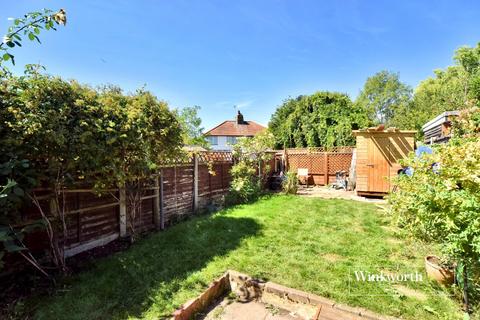 71 Longfellow Road, Worcester Park, KT4 8BE