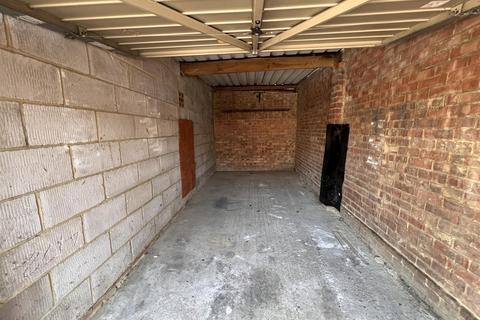135 Aveling Close, Purley, CR8 4DY