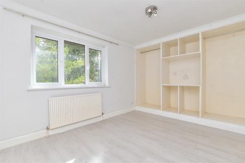 135 Aveling Close, Purley, CR8 4DY