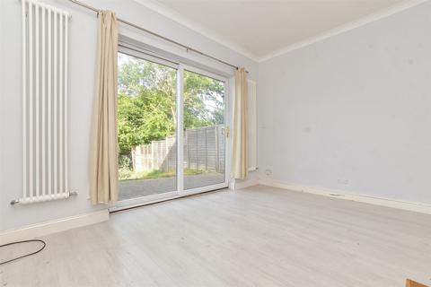 135 Aveling Close, Purley, CR8 4DY