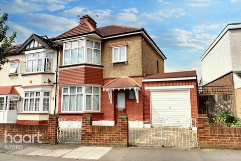 3 bedroom end of terrace house for sale, Charter Avenue, Ilford