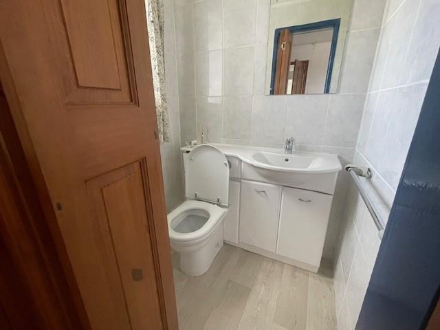 Ensuite WC.jpg