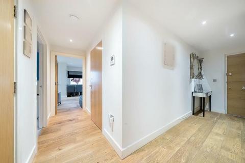 3 bedroom flat for sale, Croft House, Heritage Avenue, London, NW9