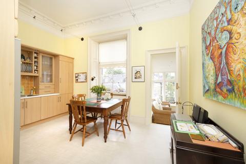 2/3 Strathearn Road, Edinburgh, EH9 2AH