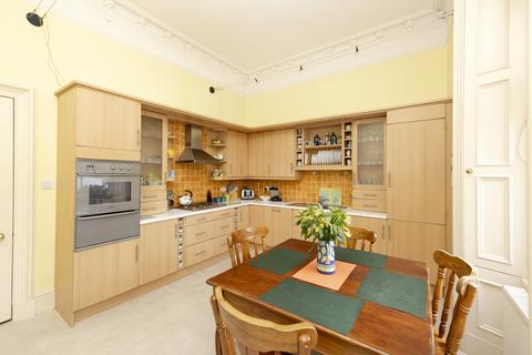 2/3 Strathearn Road, Edinburgh, EH9 2AH