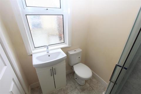 3 bedroom terraced house to rent, 6 Southill RoadChathamKent