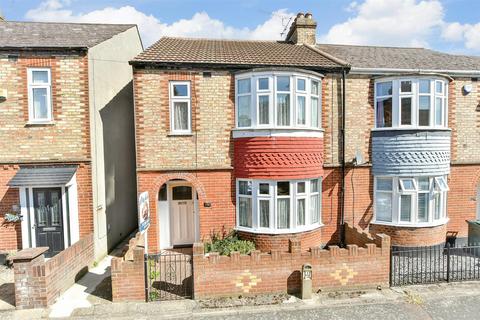 3 bedroom end of terrace house for sale, Larkfield Avenue, Gillingham, Kent