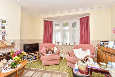 3 bedroom end of terrace house for sale, Larkfield Avenue, Gillingham, Kent