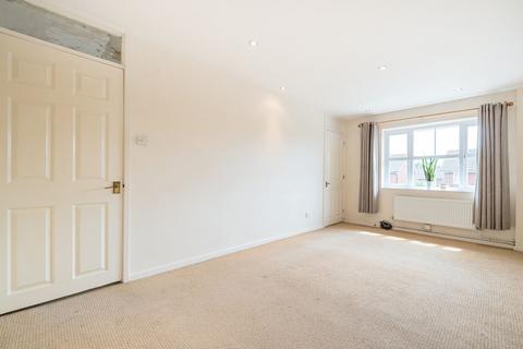 2 bedroom maisonette for sale, Dunbar Drive, Woodley, RG5