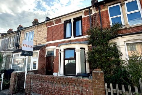 3 bedroom terraced house to rent, Queens Road, Gosport PO12