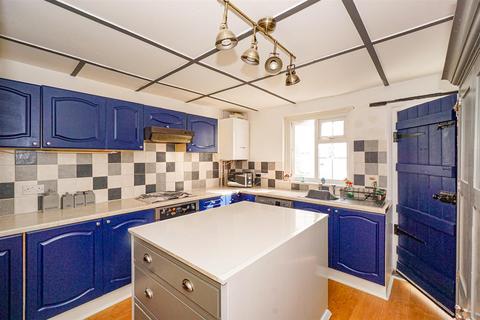 2 bedroom semi-detached house for sale, The Ridge, Hastings