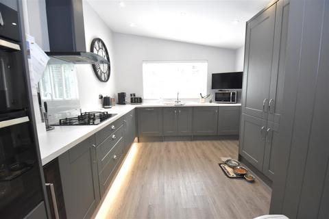 157 Ashingdon Road, Rochford, SS4 1RP
