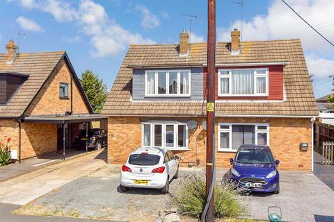 2 bedroom semi-detached house for sale, Alderney Gardens, Wickford, Essex