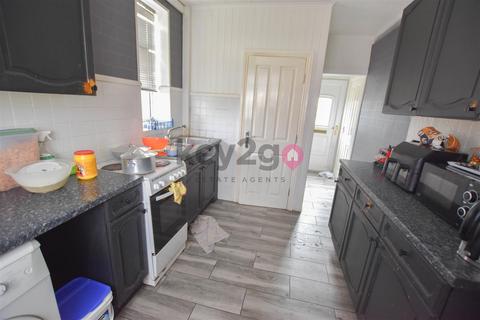 32 Everingham Close, Sheffield, S5 7LP