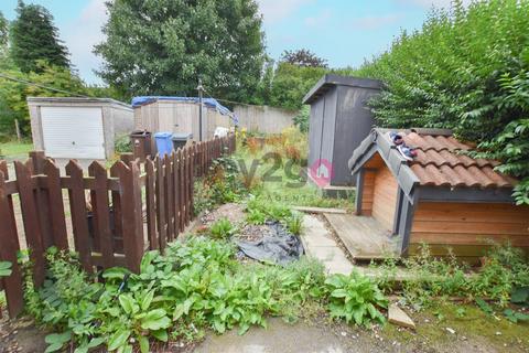 32 Everingham Close, Sheffield, S5 7LP
