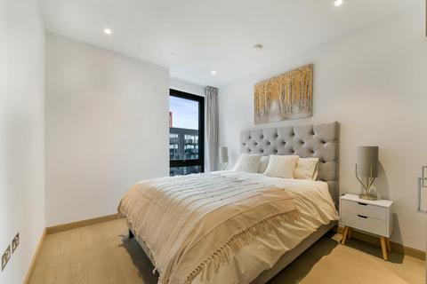 2 bedroom flat for sale, Legacy Building, Embassy Gardens, Nine Elms, SW11