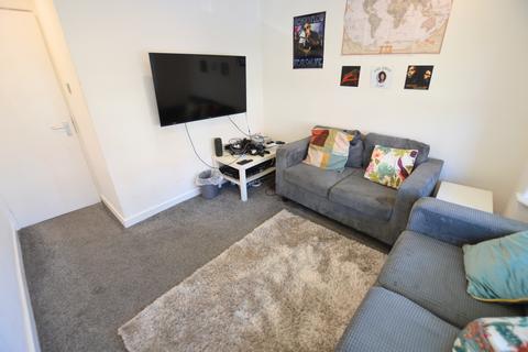 2 bedroom apartment to rent, Headingley Mount, Leeds LS6