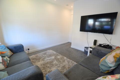 2 bedroom apartment to rent, Headingley Mount, Leeds LS6