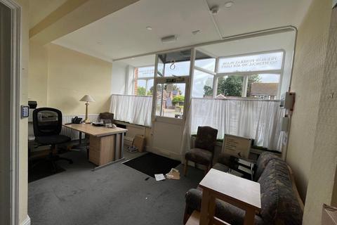 Retail property (high street) to rent, Ickenham, Uxbridge UB10