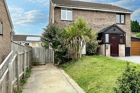 3 bedroom semi-detached house for sale, Hollam Way, Kingsteignton