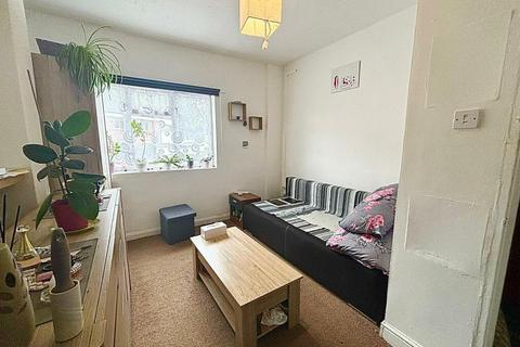 118 Fentham Road, Erdington, Birmingham, B23 6AN
