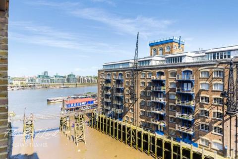 1 bedroom apartment for sale, Cinnamon Wharf, Shad Thames, SE1