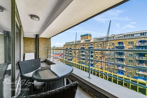 1 bedroom apartment for sale, Cinnamon Wharf, Shad Thames, SE1