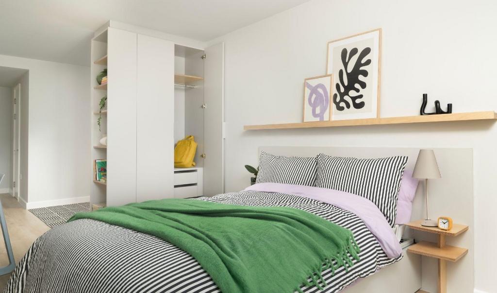 Medium Studio (5).jpg