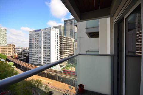 Studio to rent, Pan Peninsula, Canary Wharf, London, E14