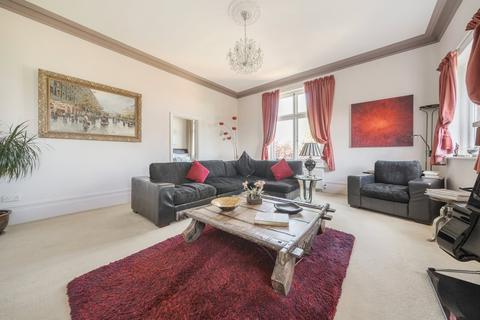 4 bedroom flat for sale, Guildford Road, Loxwood, RH14