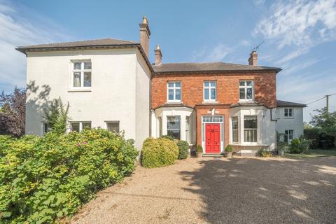 4 bedroom flat for sale, Guildford Road, Loxwood, RH14