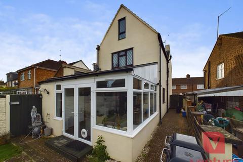 4 bedroom semi-detached house for sale, Letchworth Road, Luton LU3